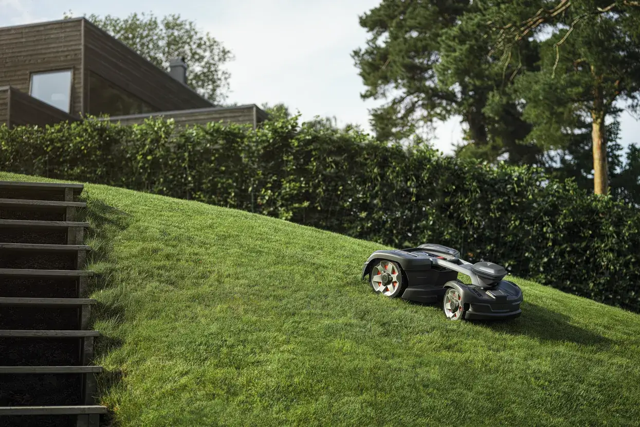 Husqvarna Automower 435X AWD Nera EPOS Mähroboter 3500m2 - Bild 4