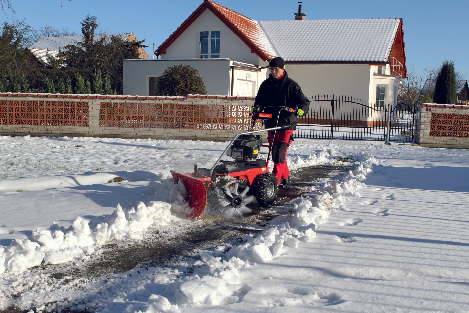 Meclean Frontsweep Pro 82 B Kehrmaschine EGO Akku - Bild 5