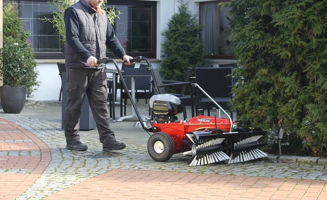 Tielburger TK 17 Borstelmachine - Bild 3